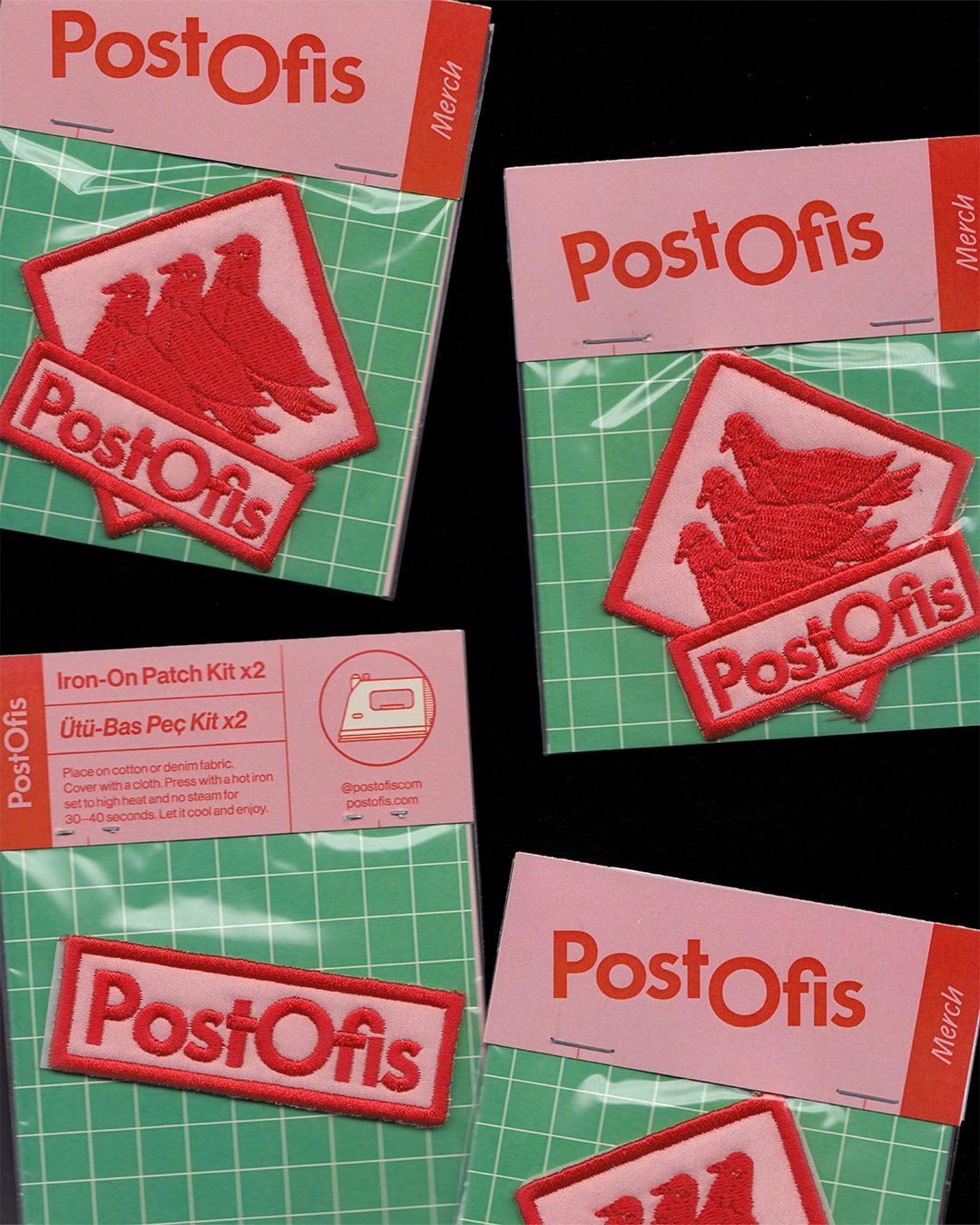 PostOfis logolu kırmızı-yeşil armalar ve etiketler